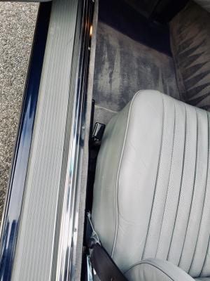 Mercedes-Benz 560 SL 1986 года  (NA)